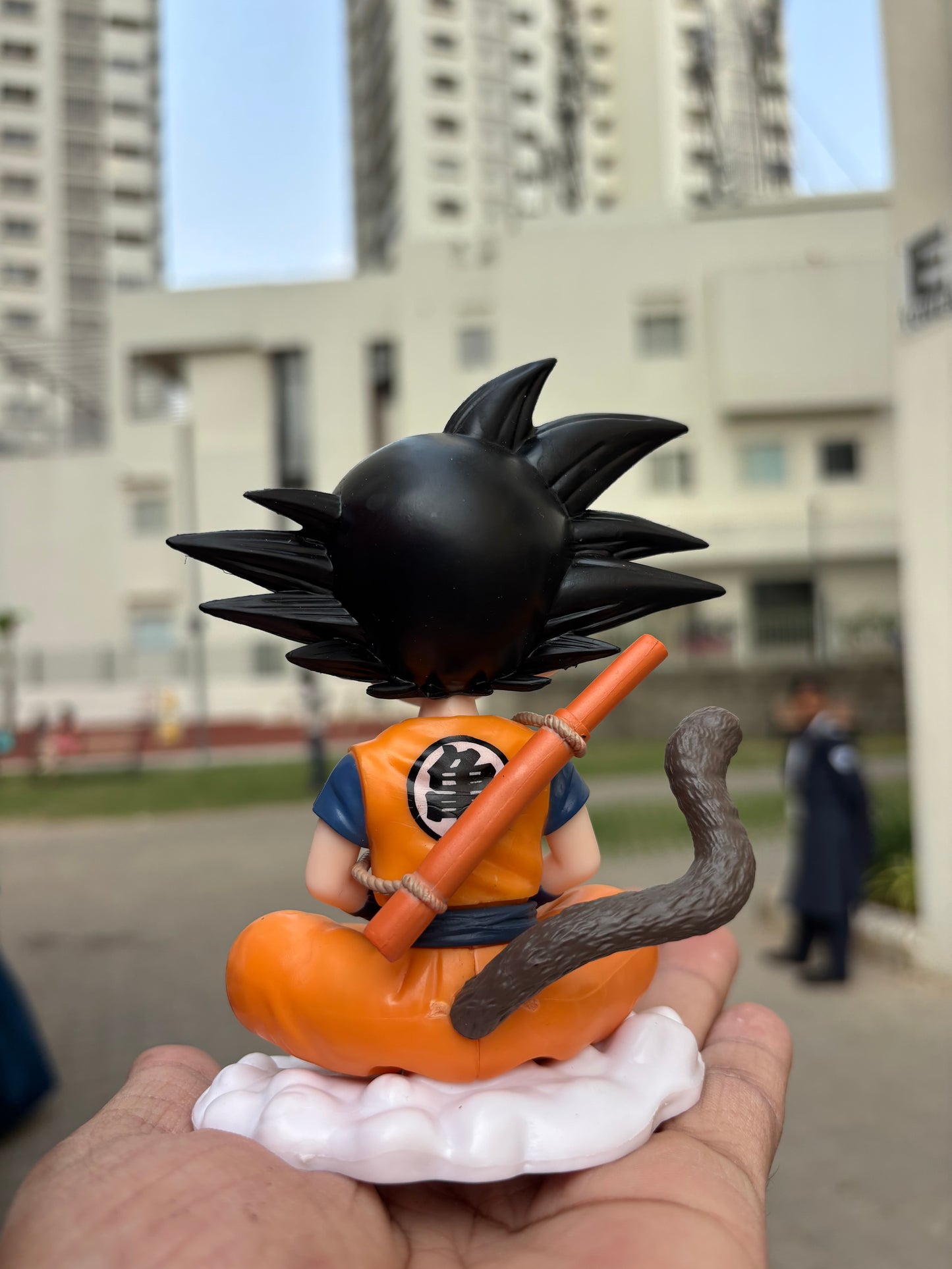 Smile Goku Figure 13cm – Dragon Ball Kid Goku Sitting PVC Anime Collectible Desk & Car Dashboard Toy